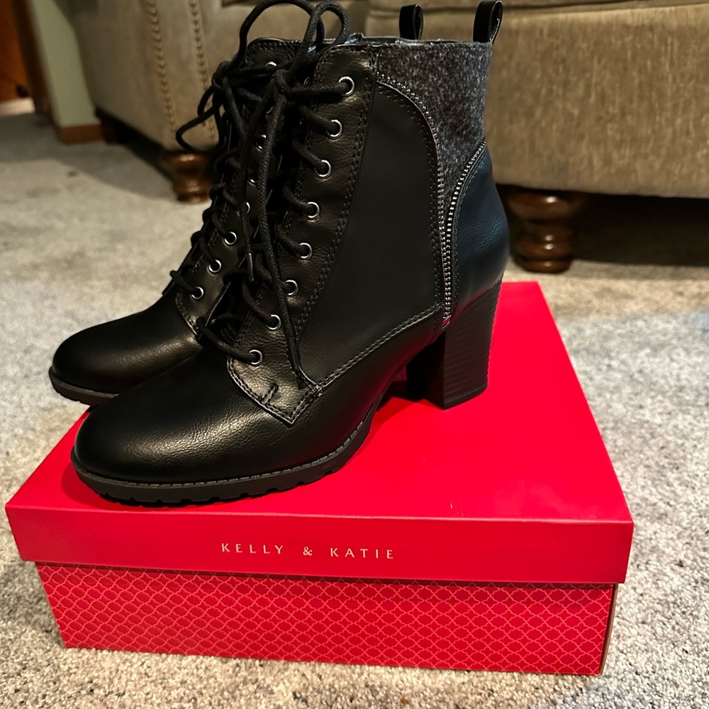 Brand New KELLY & KATIE KAIMAN BOOTIE